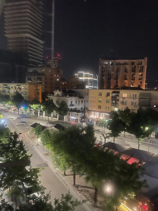 City Center Apartment Kafe Flora Тирана Экстерьер фото